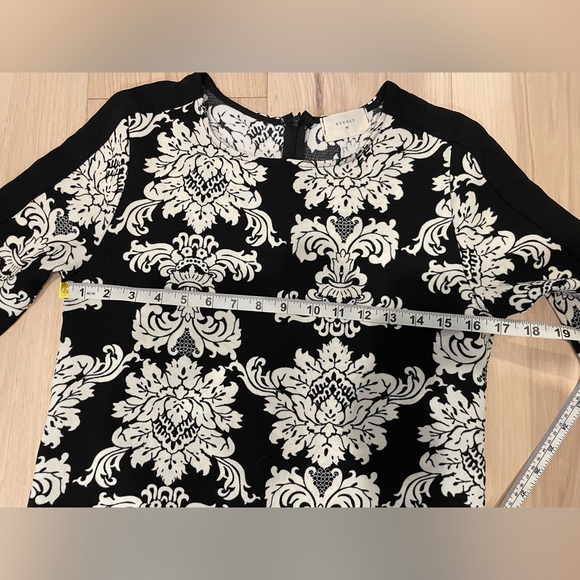 Everly Classic Black And White dress - Picture 7 of 10